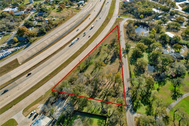 1716 Southeast Parkway, Azle, TX 76020