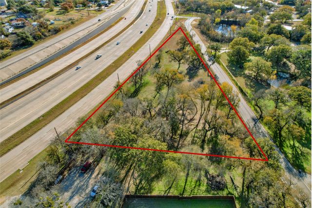 1716 Southeast Parkway, Azle, TX 76020