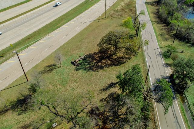 1716 Southeast Parkway, Azle, TX 76020