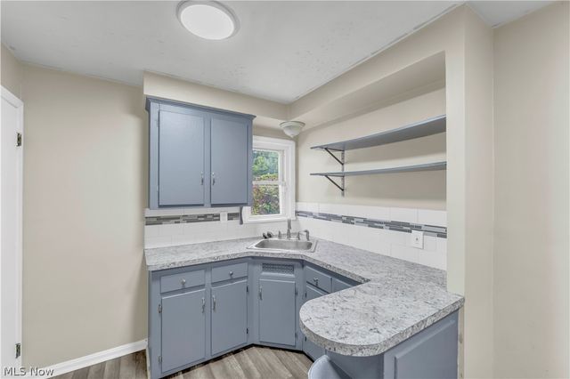 15901 Edgewood Avenue, Cleveland, OH 44137