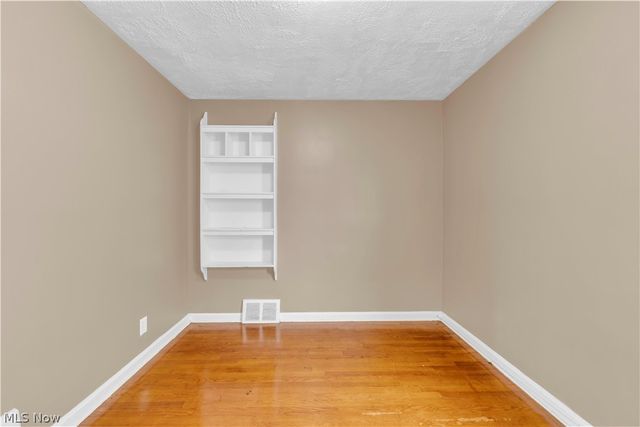 15901 Edgewood Avenue, Cleveland, OH 44137