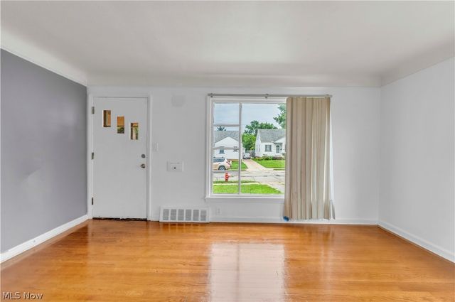 15901 Edgewood Avenue, Cleveland, OH 44137