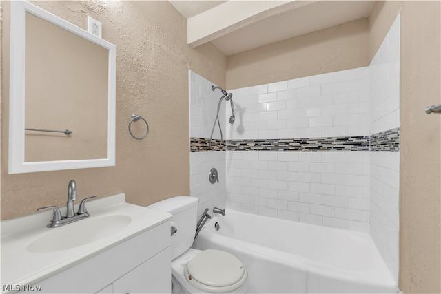 15901 Edgewood Avenue, Cleveland, OH 44137