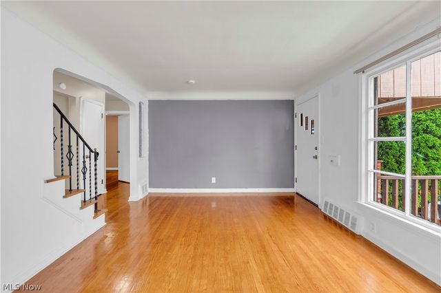 15901 Edgewood Avenue, Cleveland, OH 44137