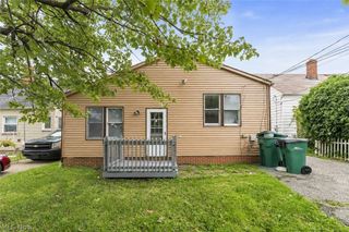 15901 Edgewood Avenue, Cleveland, OH 44137