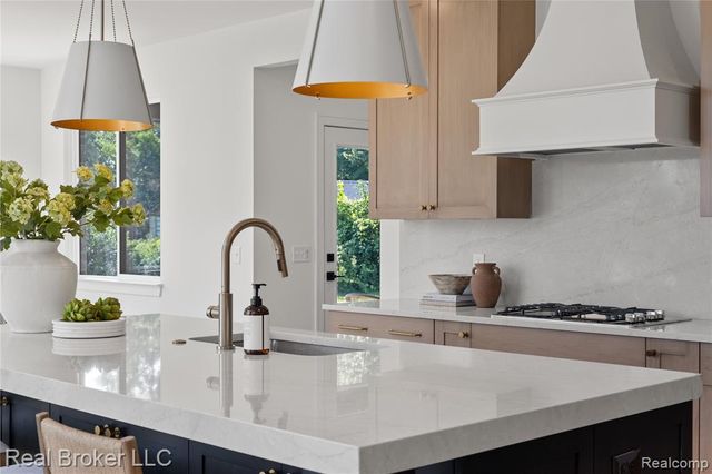 35704 Addison Drive, New Baltimore, MI 48047