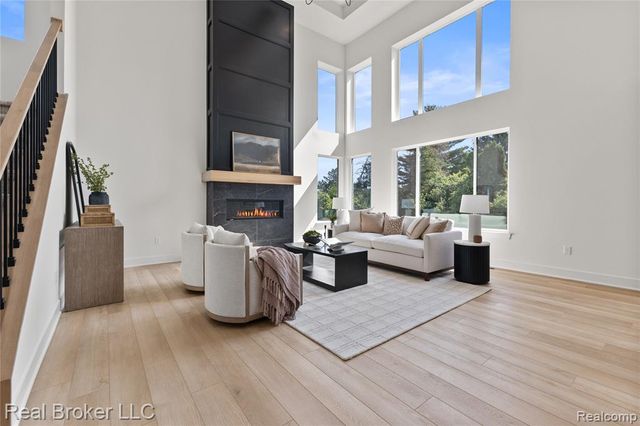 35704 Addison Drive, New Baltimore, MI 48047