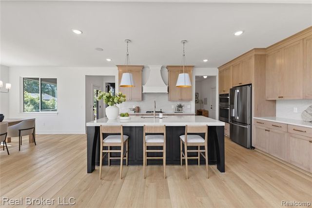 35704 Addison Drive, New Baltimore, MI 48047