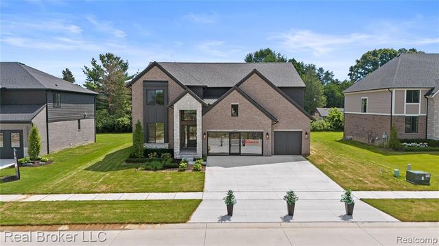 35704 Addison Drive, New Baltimore, MI 48047