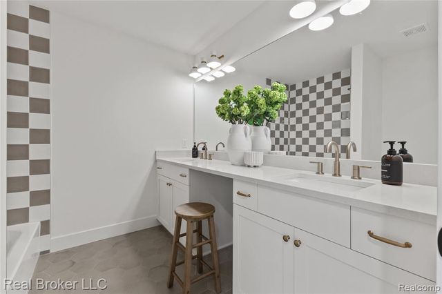 35704 Addison Drive, New Baltimore, MI 48047