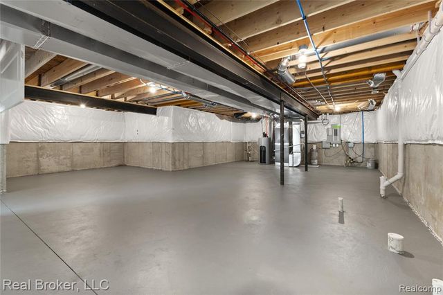 35704 Addison Drive, New Baltimore, MI 48047