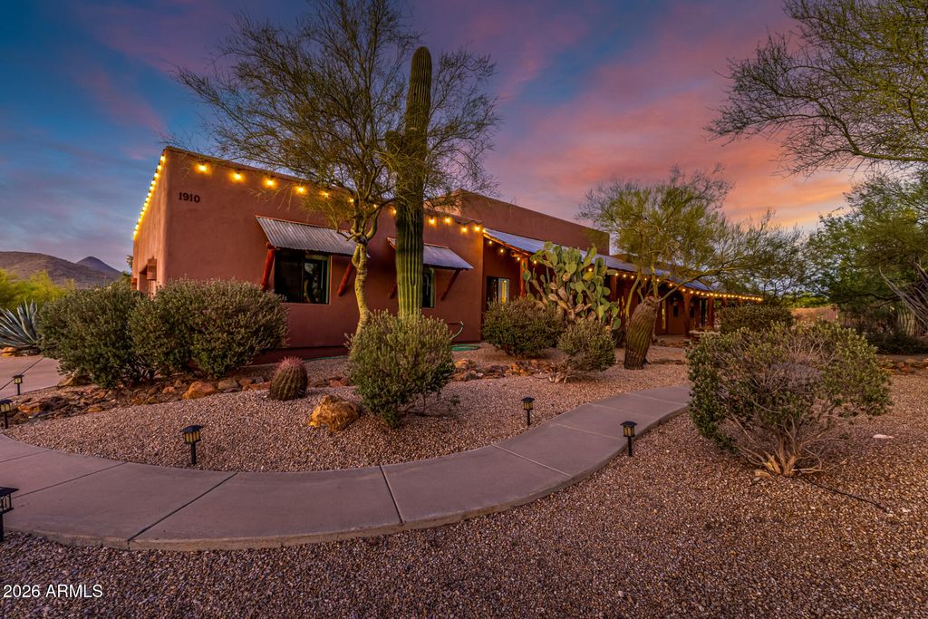 1910 E JOY RANCH Road, Phoenix, AZ 85086 — photo 2