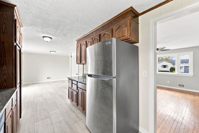 76 Daley St, Chicopee, MA 01013