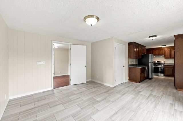 76 Daley St, Chicopee, MA 01013