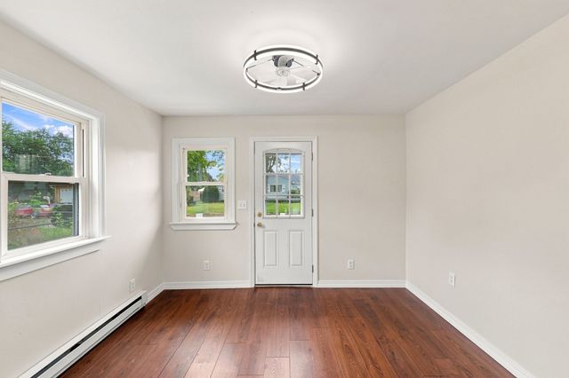76 Daley St, Chicopee, MA 01013