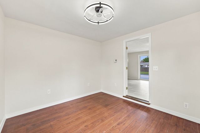 76 Daley St, Chicopee, MA 01013