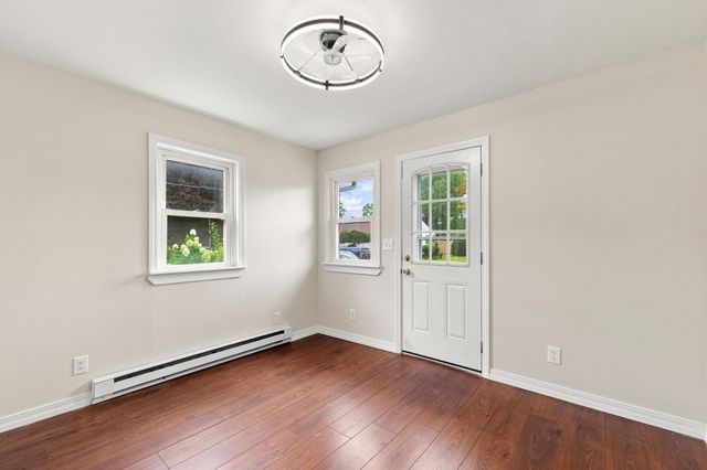 76 Daley St, Chicopee, MA 01013