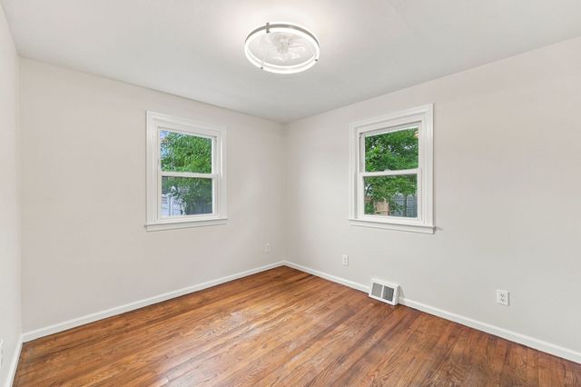 76 Daley St, Chicopee, MA 01013
