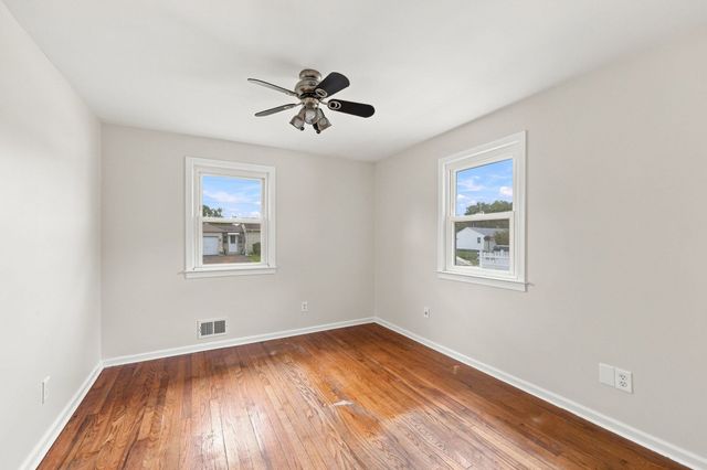76 Daley St, Chicopee, MA 01013