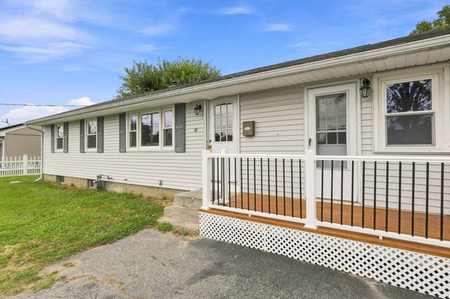 76 Daley St, Chicopee, MA 01013
