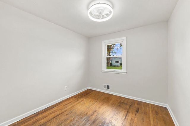 76 Daley St, Chicopee, MA 01013