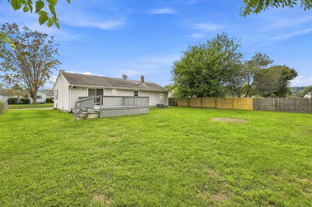 76 Daley St, Chicopee, MA 01013