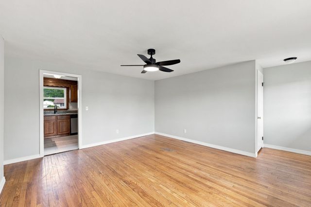 76 Daley St, Chicopee, MA 01013