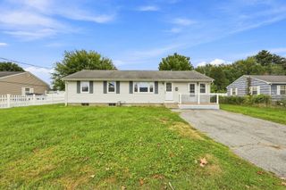 76 Daley St, Chicopee, MA 01013