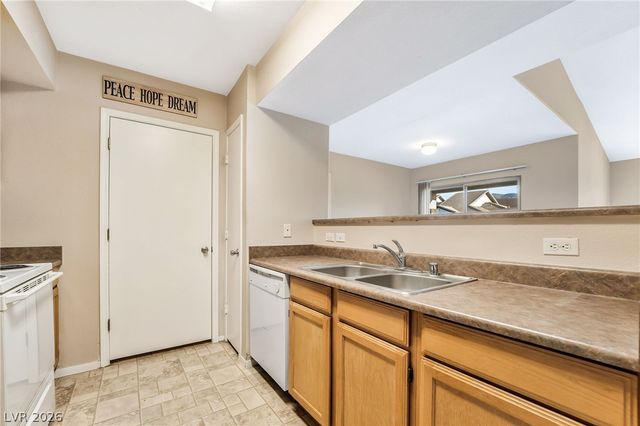 45 maleena mesa st 1227, Henderson, NV 89074