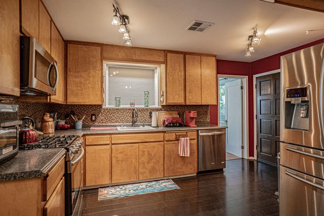 1969 SW Allen Creek Road, Grants Pass, OR 97527