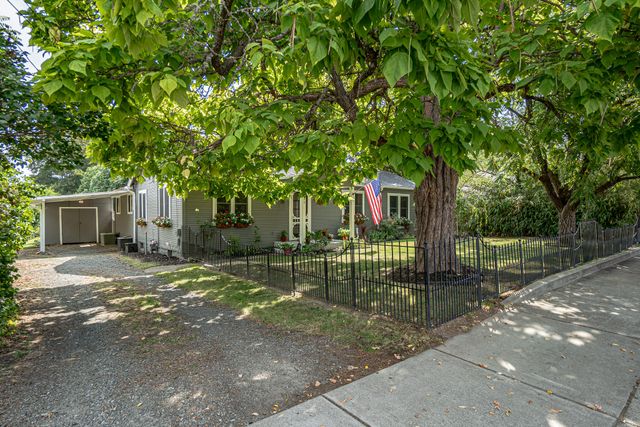 1969 SW Allen Creek Road, Grants Pass, OR 97527