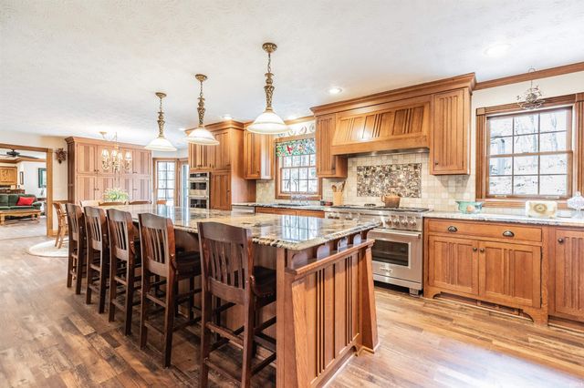 10520 Wilmington Drive, Evansville, IN 47725