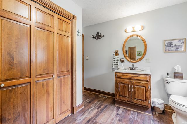 10520 Wilmington Drive, Evansville, IN 47725