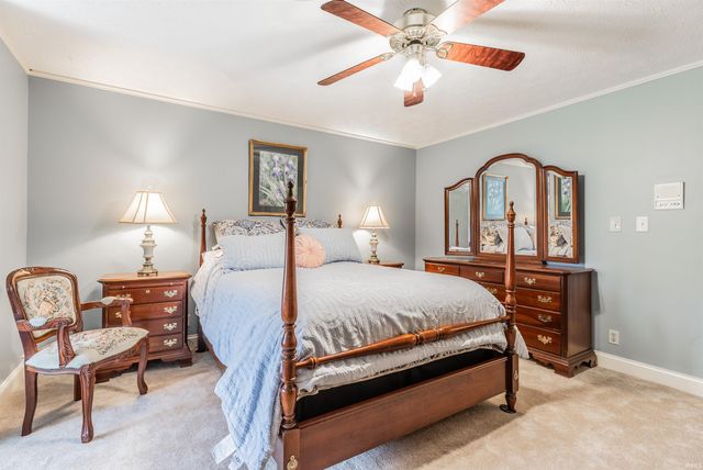 10520 Wilmington Drive, Evansville, IN 47725