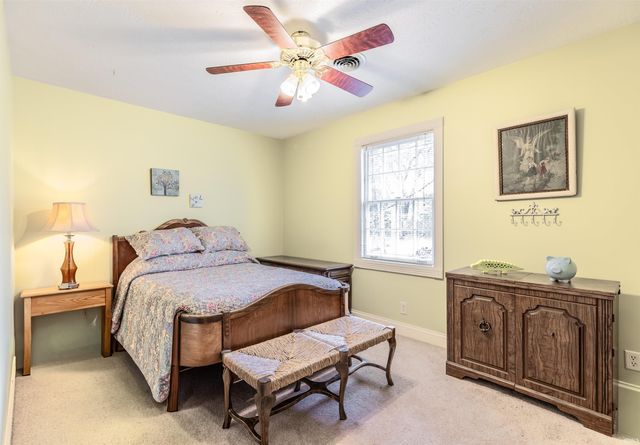 10520 Wilmington Drive, Evansville, IN 47725