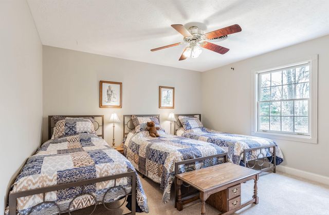 10520 Wilmington Drive, Evansville, IN 47725