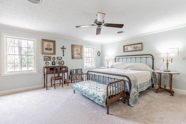 10520 Wilmington Drive, Evansville, IN 47725