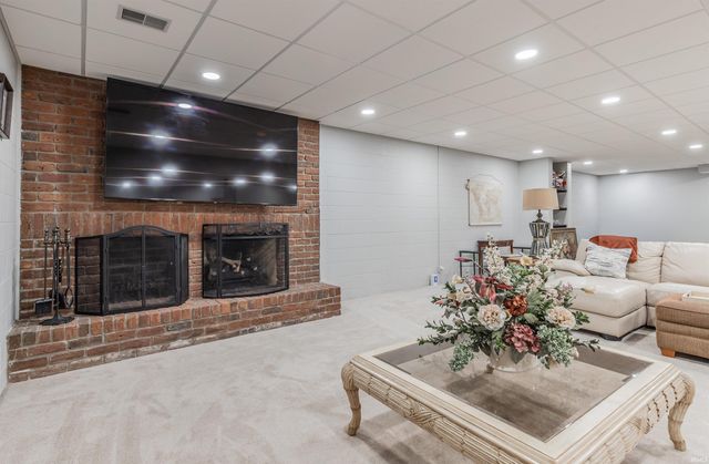 10520 Wilmington Drive, Evansville, IN 47725