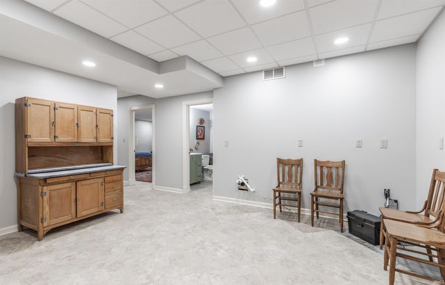 10520 Wilmington Drive, Evansville, IN 47725