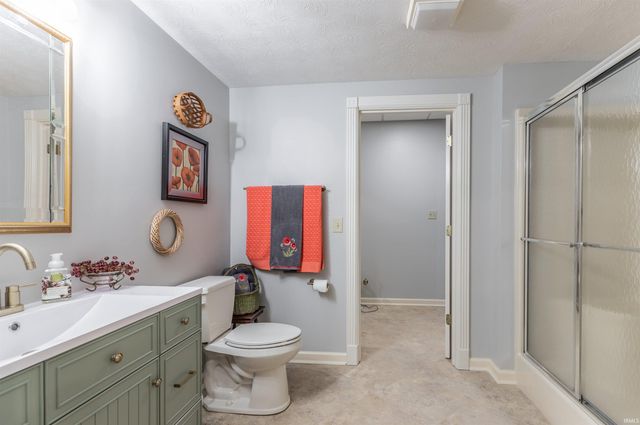 10520 Wilmington Drive, Evansville, IN 47725