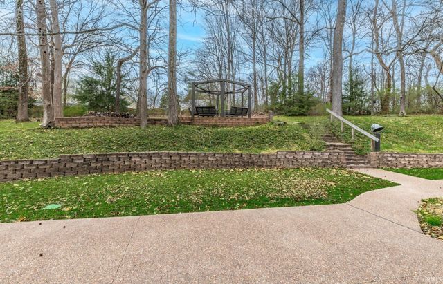 10520 Wilmington Drive, Evansville, IN 47725