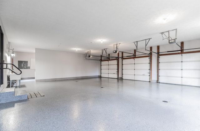 10520 Wilmington Drive, Evansville, IN 47725