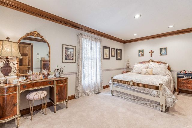 10520 Wilmington Drive, Evansville, IN 47725