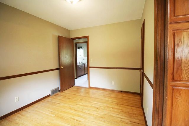7925 Penn Avenue N, Brooklyn Park, MN 55444