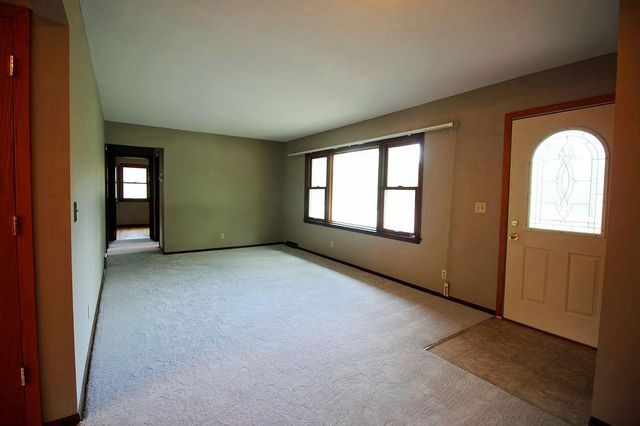 7925 Penn Avenue N, Brooklyn Park, MN 55444