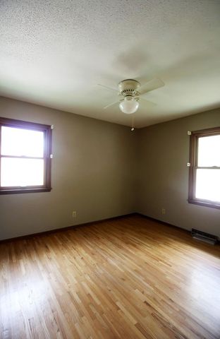 7925 Penn Avenue N, Brooklyn Park, MN 55444
