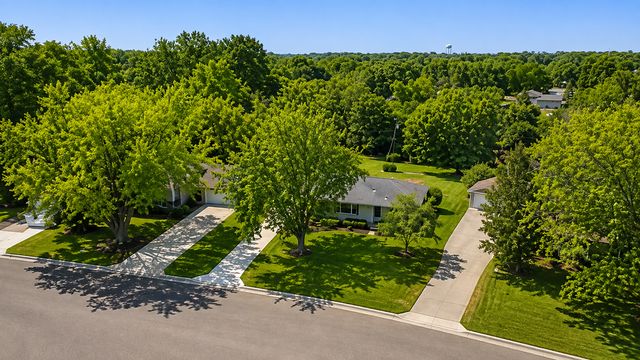 7925 Penn Avenue N, Brooklyn Park, MN 55444