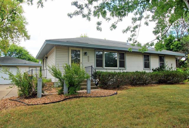 7925 Penn Avenue N, Brooklyn Park, MN 55444