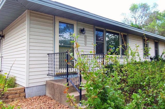 7925 Penn Avenue N, Brooklyn Park, MN 55444
