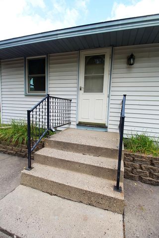 7925 Penn Avenue N, Brooklyn Park, MN 55444